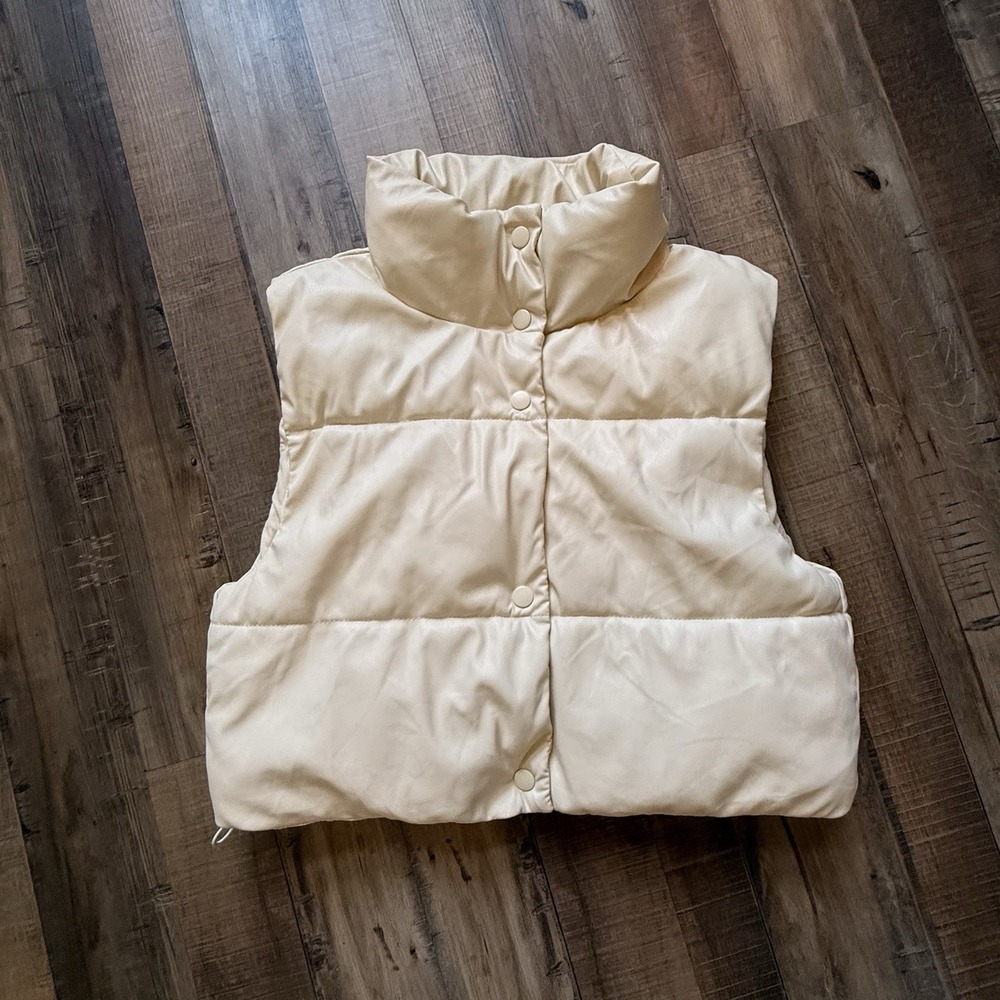 Love Tree Ivory Water Resistant Synthetic Down Puffer Vest Small Pockets Cropped